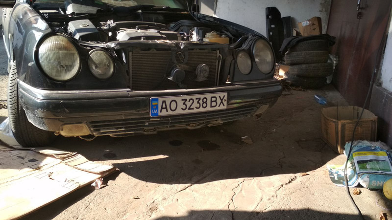 Передний бампер elegance Mercedes E-Class 1998 г.  2.7 л дизель Киев