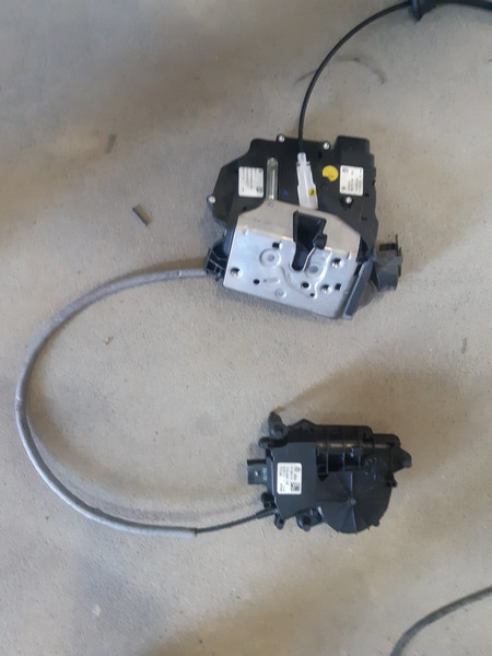 Замок правой електродвери всборе Volkswagen Sharan  2014 универсал 2.0 Дизель Черновцы