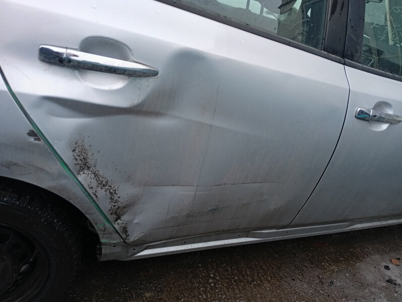 Дверь задняя правая 821005SF0A   Nissan Leaf