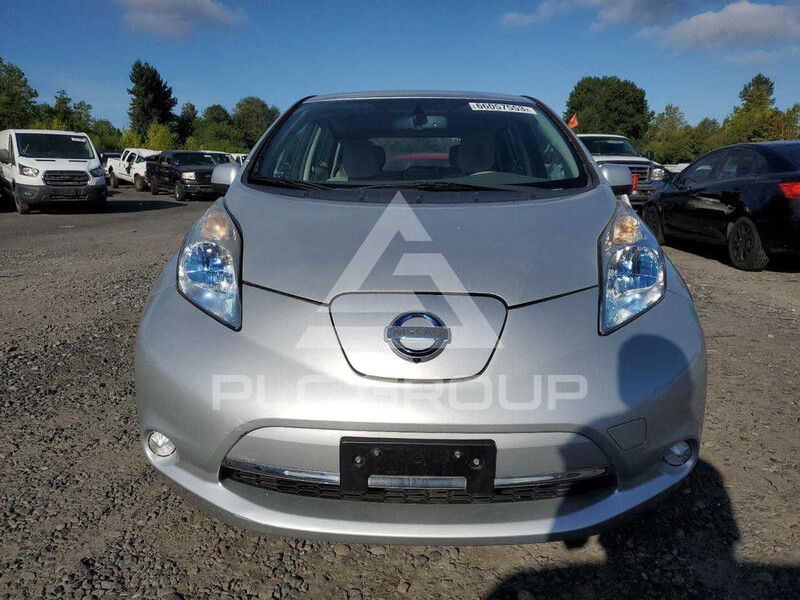 Бампер передний Nissan Leaf  2015 хэтчбек 1.0 Электро Ковель