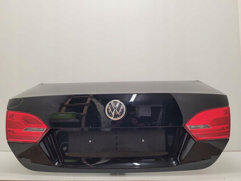 Крышка багажника Volkswagen Jetta 6 2012 г.  2.0 л бензин Киев