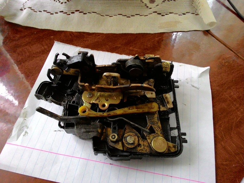 Механизм замка правой задней двери Volkswagen Golf 3  1995 универсал 1.9 Дизель Саки