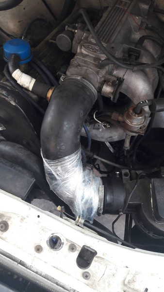 Патрубок повітряного фільтра Ford Transit  1992 2.0 Бензин 