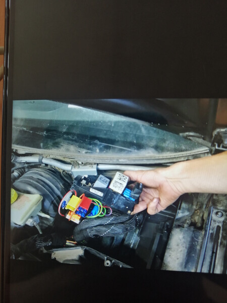 Блок запобіжників Audi A4 B7 2005 р.  1.8 л бензин Дніпро