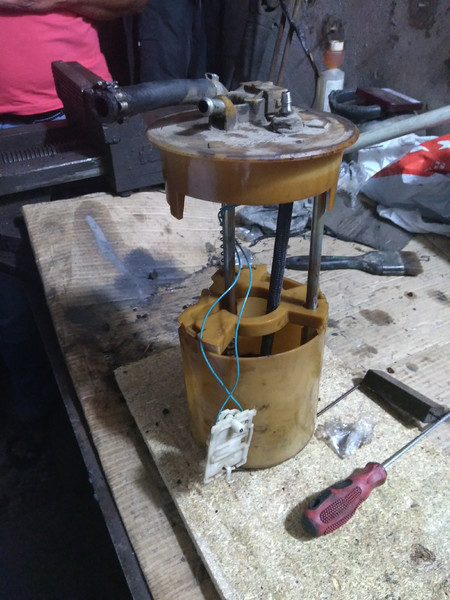 Топливозаборник бака Mercedes-Benz Sprinter 316 cdi 2001 2.7 Дизель Северодонецк