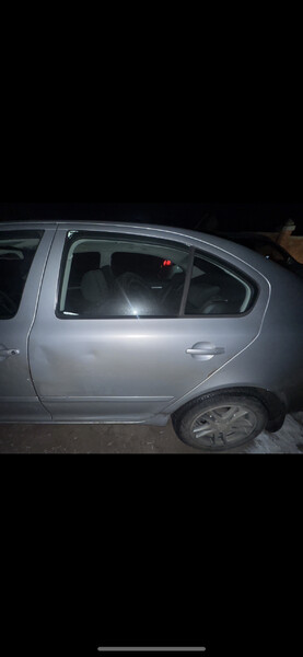 Дверь задняя левая Skoda Octavia A5  2012 1.8 Бензин 