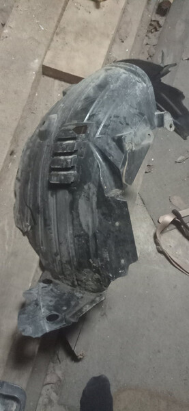 Подкрылок передний Nissan Qashqai J10  2008 1.6 Бензин Днепр