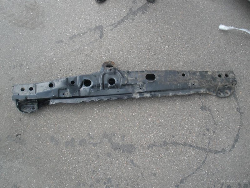 Подрамник передний Toyota Auris  2010 хэтчбек 1.6 Бензин Луцк