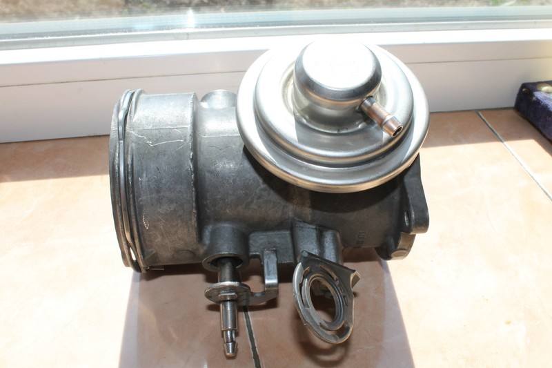 Клапан EGR 070128070E   Volkswagen T5 (Transporter)