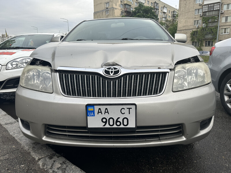 Капот Toyota Corolla E140 2007 г.  1.3 л бензин Киев