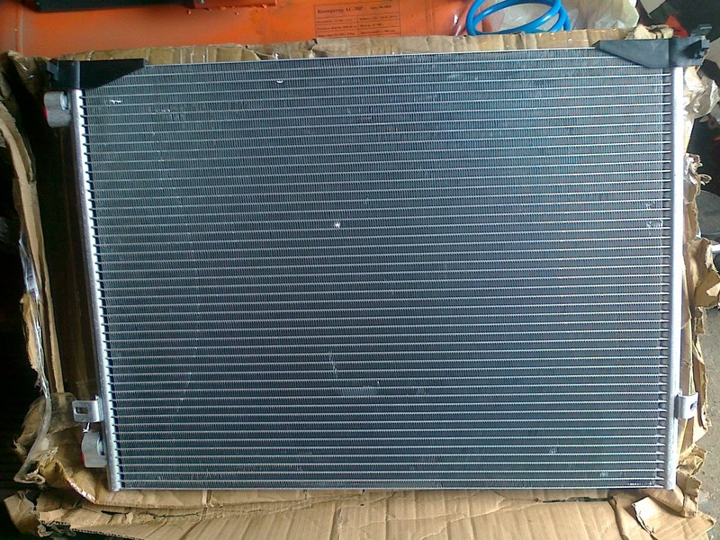 Радіатор кондеціонера Renault Trafic 2  2008 2.0 Дизель Киев