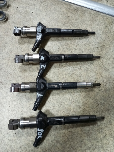 Форсунка Common Rail 16600-8H800   Nissan X-Trail