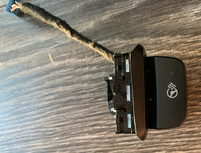 Правый подрулевой лепесток (переключатель) - подогрев руля Subaru Forester  2013 універсал 1.6 Дизель 