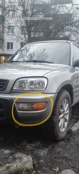 Повторювач повороту лівий 8152042040   Toyota RAV4