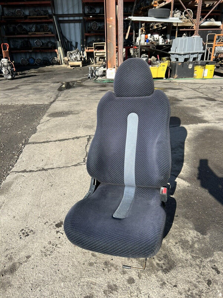 Передні сидіння Honda CRX 1995 р.  1.6 л бензин Київ