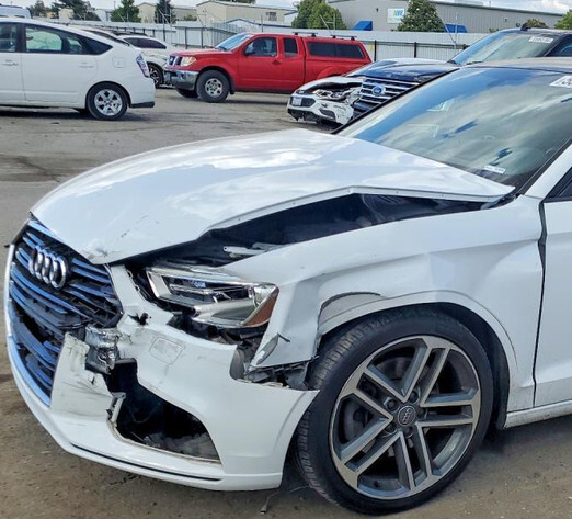 Бампер передний, крило, фара, телевізор Audi A3  2017 2.0 Бензин 