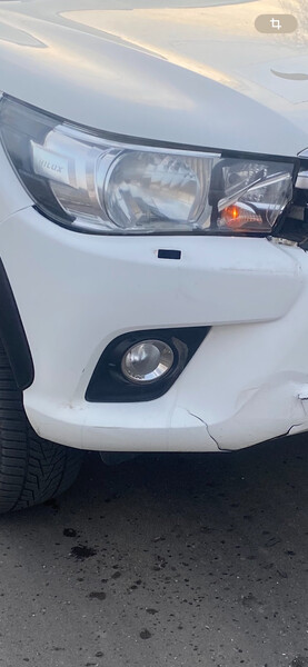 Фара передняя Toyota Hilux 2016 г.