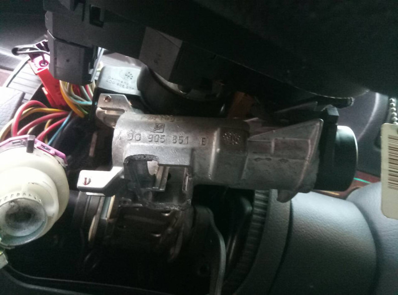 Замок зажигания в сборе с ключом 4d0905851e Audi A4 B5  1997 универсал 1.8 Бензин Корсунь-Шевченковский