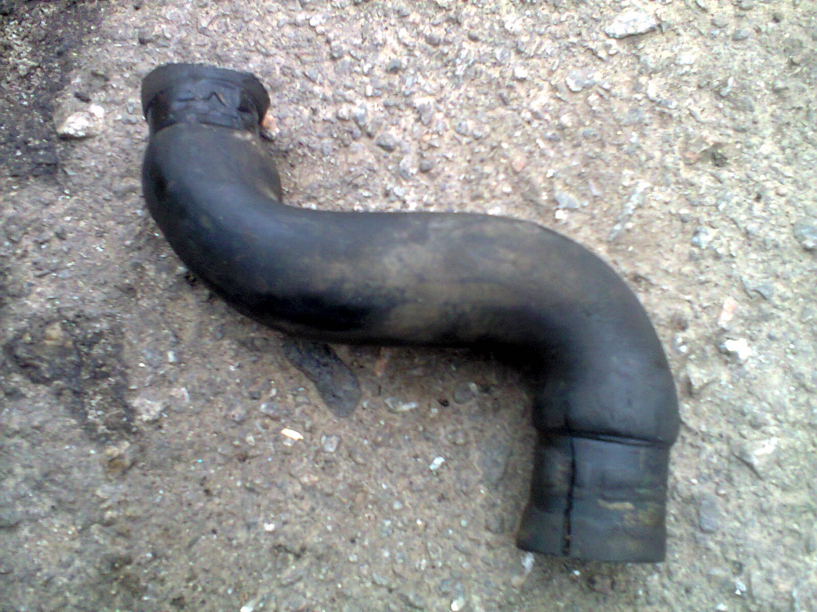 Патрубок системи охолодження Volkswagen Jetta 2  1985 1.8 Бензин Сватовo