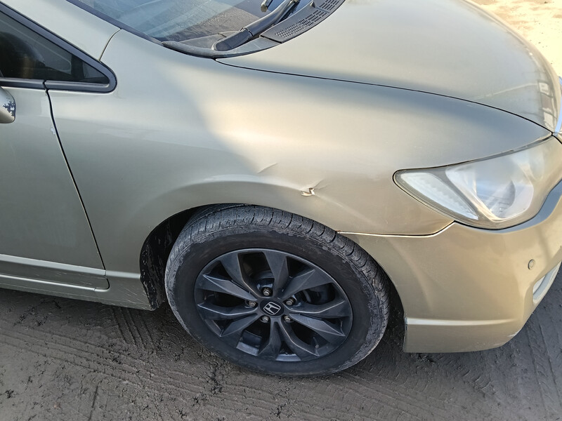 Крыло переднее правое Honda Civic 8  2008 1.8 Бензин Днепр