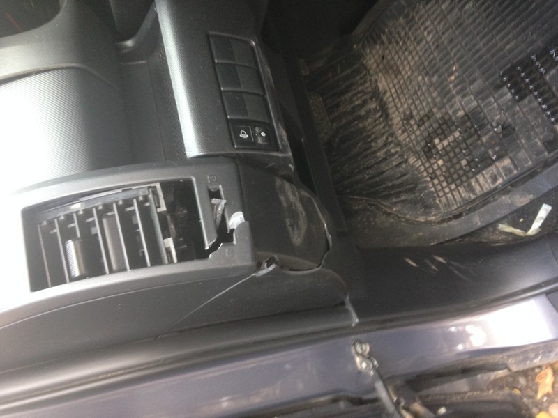 Дефлектор Mazda 5 2008 г.  2.0 л бензин Киев