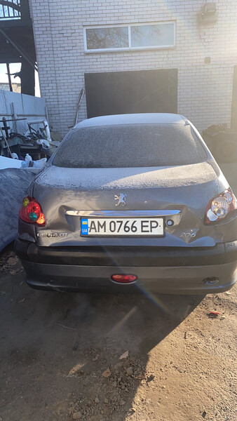 Фанарі задні Peugeot 206  2009 1.4 Бензин 