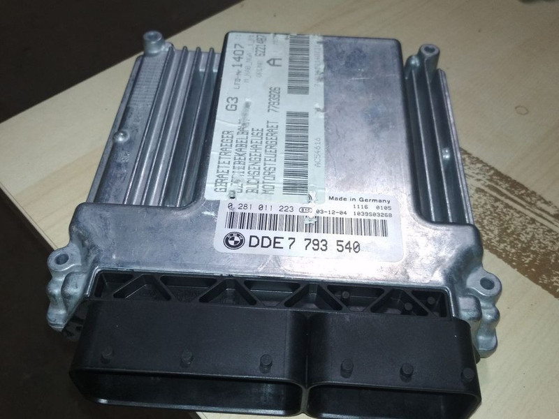 Блок управления двигателем BMW 3 Series E46 универсал 2004 г.  3.0 л дизель Черновцы