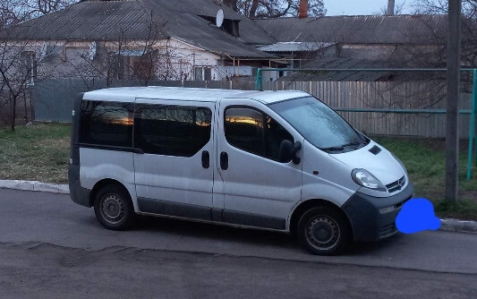 Капот Opel Vivaro универсал 2006 г.  1.9 л дизель Днепр