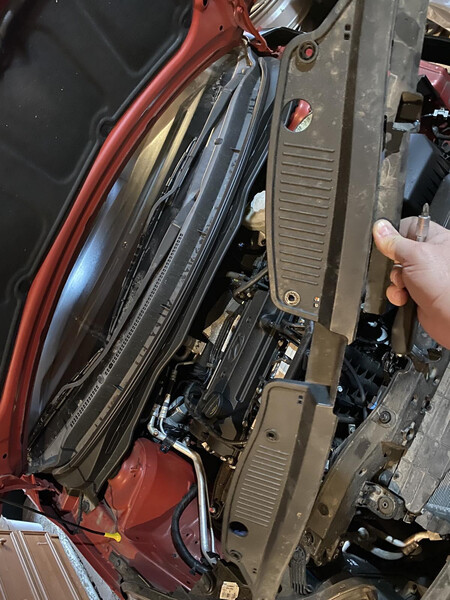 Пластик на панель передню Hyundai i20  2011 хетчбек 1.3 Бензин 