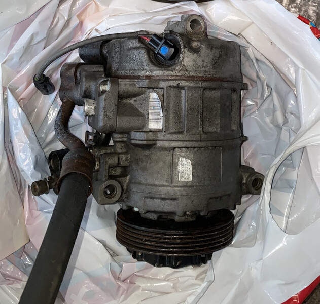 Компрессор кондиционера BMW 7 Series  2003 3.9 Дизель 