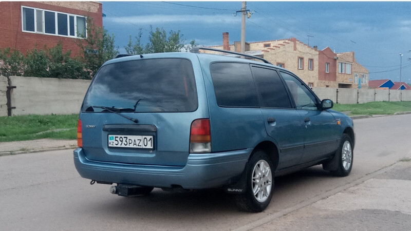 Скло ляди Nissan Sunny Y14 1990 універсал 1.6 Бензин 