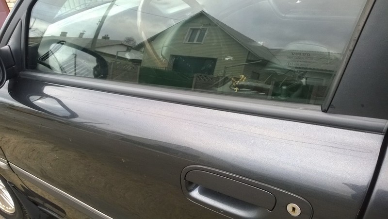 Молдинг (фетр) боковой двери под стеклом наружный Volvo S80  2002 2.4 Бензин Киев