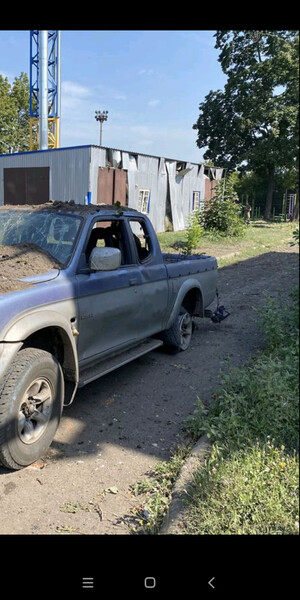 Левое стекло опускное Mitsubishi L 200  2004 2.0 Бензин Киев