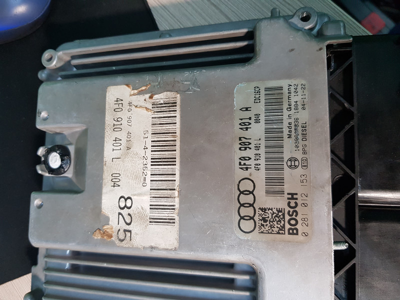 Електронний блок керування двигуном 4F0907401A   Audi A6