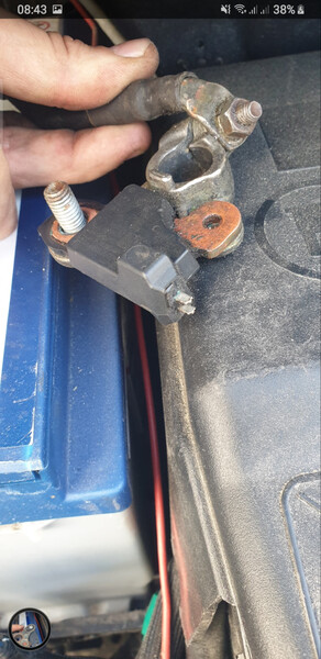 Мінусова клема Peugeot 5008  2011 универсал 2.0 Дизель Дубно