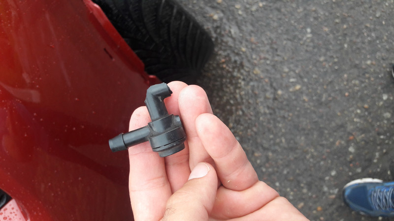 Клапан омывателя фар Nissan Juke  2013 хетчбек 1.6 Бензин 