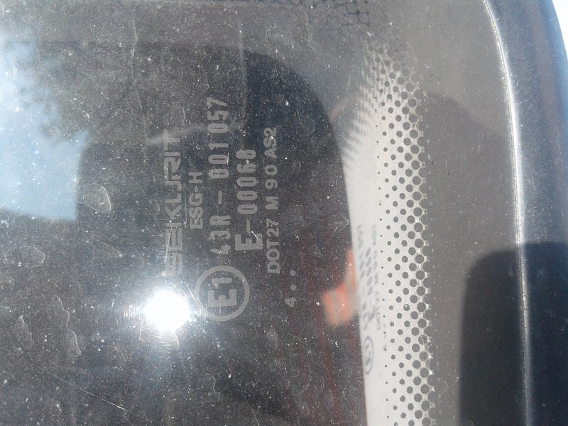 Стекло боковое Opel Kadett E  1985 универсал 1.6 Дизель Чернигов