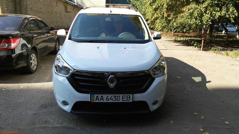 Решітка радіатора Renault Lodgy  2014 1.5 Дизель Київ