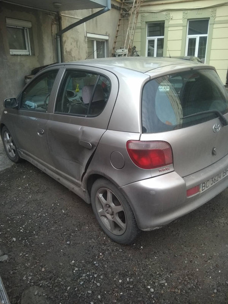 Дверь задняя левая Toyota Yaris  2006 хэтчбек 1.5 Бензин Львов