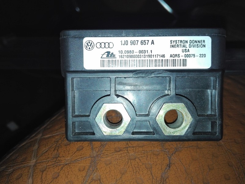 Датчик ESP 1J0 907 657 A   Audi A2, Audi TT RS, Volkswagen Golf