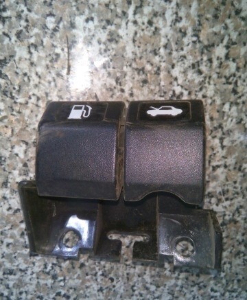 Кнопки открытия бензобака и капота Nissan Tiida C11  2007 хэтчбек 1.6 Бензин Краматорск