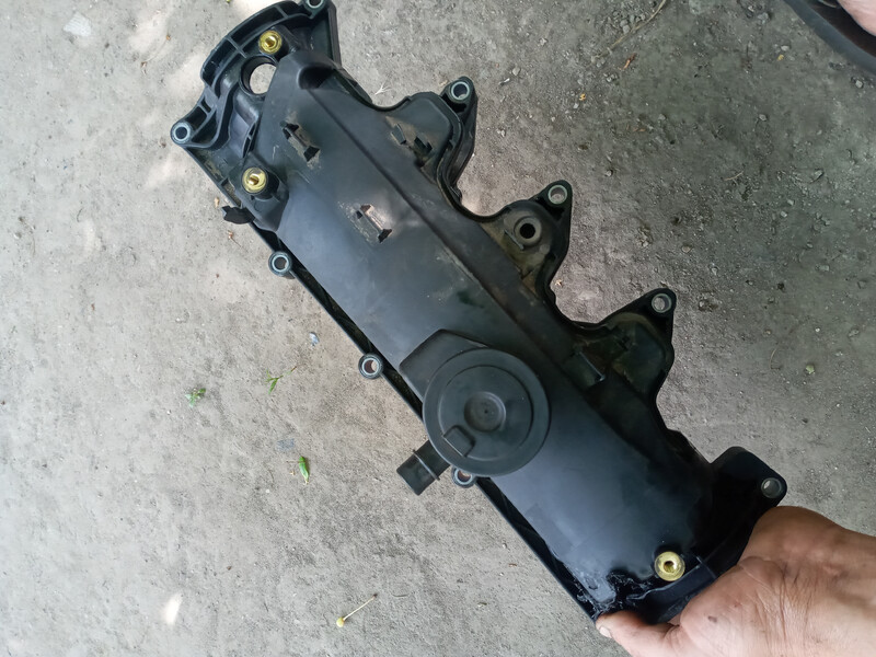 Клапанная крышка Renault Megane 3 универсал 2012 г.  1.5 л дизель Заводское