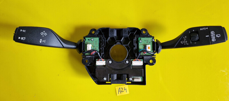 Перемикач підрульовий BMW X5  2018 