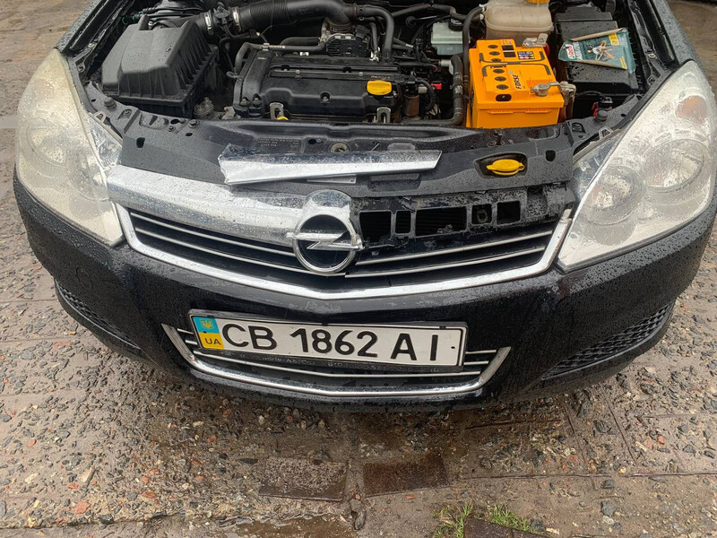 Решетка радиатора хром Opel Astra хэтчбек 2008 г.  1.8 л бензин Новгород-Северский