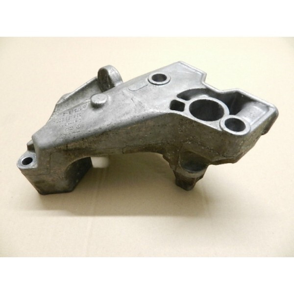 Кронштейн опори двигуна 038199207J   Skoda Octavia, Skoda Octavia Tour