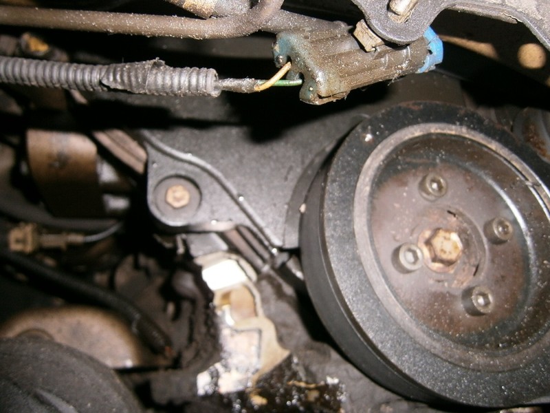 Крышка маслонасоса с датчиком Chevrolet Captiva  2007 2.4 Бензин 