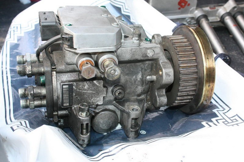 Паливний насос 059 130 106 A   Audi A6, Audi A8, Volkswagen Passat, Volkswagen T5 (Transporter)