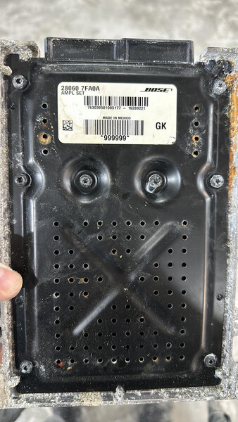 Підсилювач музики Nissan Rogue  2017 2.5 Бензин 