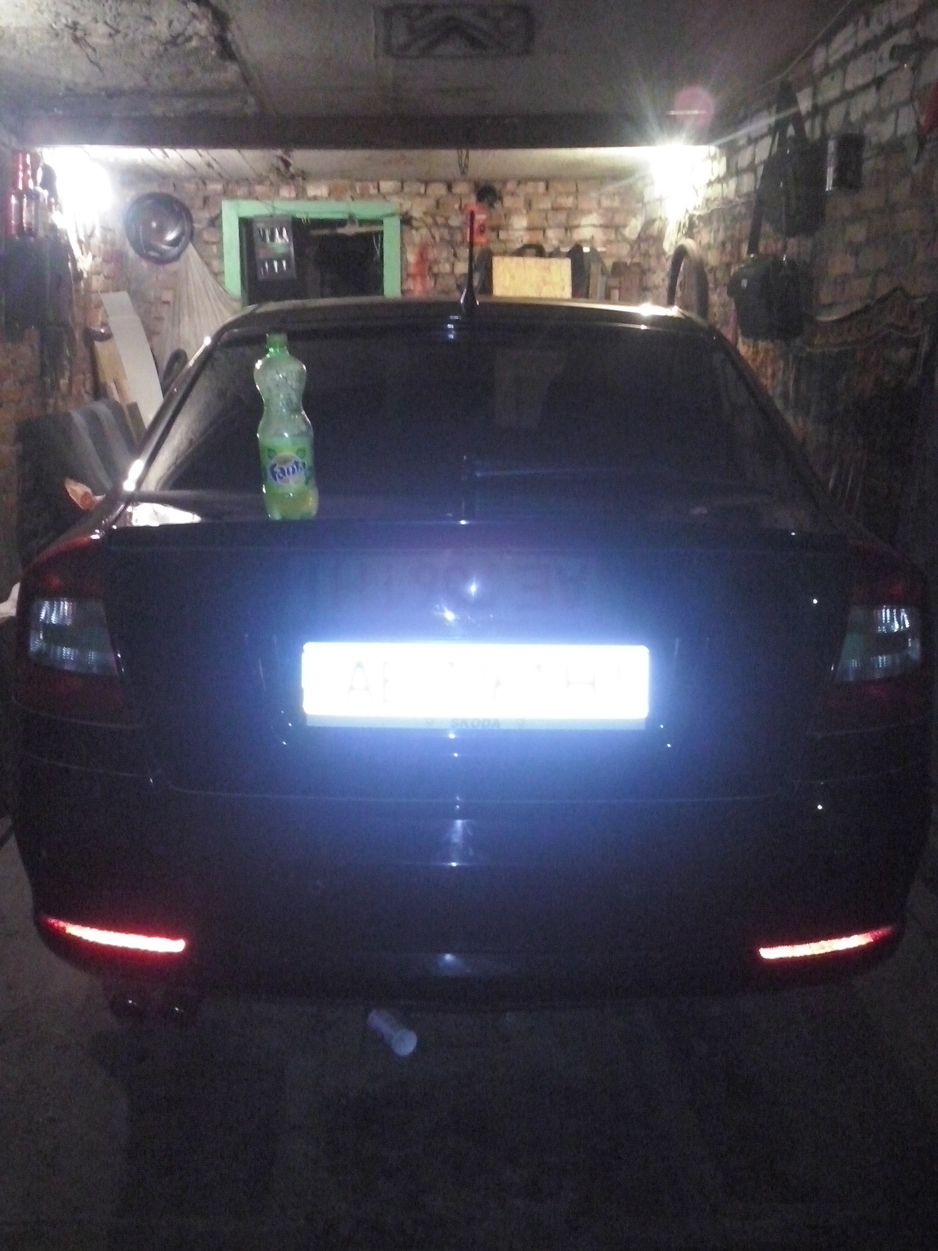 Емблема шкоды, карбоновая Skoda Octavia  2011 1.8 Бензин Днепропетровск