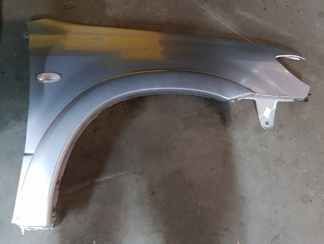 Крило праве Mitsubishi Outlander  2006 универсал 2.4 Бензин Хорол